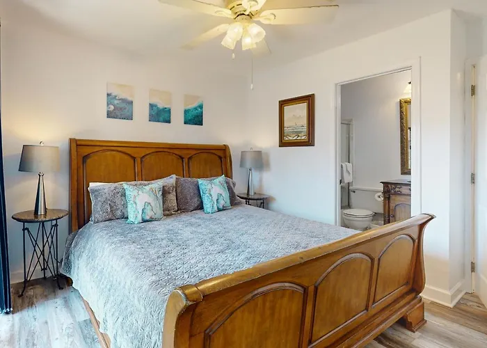 Gulfside Townhomes 6 Apartment *